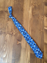 Load image into Gallery viewer, Verno Sardinelli Blue Patterned Tie & Pocketsquare