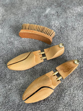 Load image into Gallery viewer, Reese Special Production Adjustable Walnut Wooden Shoe Mold