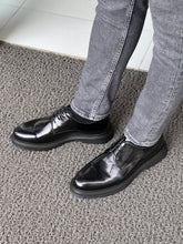 Load image into Gallery viewer, James Eva Sole Laced Up Black Leather Shoes