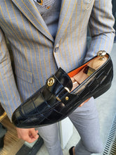 Load image into Gallery viewer, Evo Sardinelli Black Buckle Detailed Leather Shoes