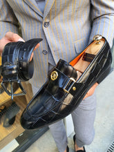 Load image into Gallery viewer, Evo Sardinelli Black Buckle Detailed Leather Shoes