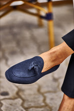 Load image into Gallery viewer, Oliver Special Designed Suede Leather Navy Tasseled Loafer
