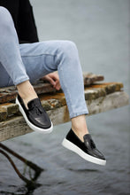 Load image into Gallery viewer, Stanley Eva Sole Tasseled Black Leather Shoes
