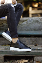 Load image into Gallery viewer, Abboud New Collection Straw Detailed Black Sneakers
