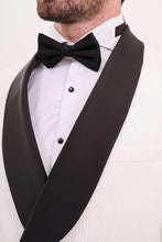 Load image into Gallery viewer, Tyler Slim Fit White Wedding Stripe Lapeled Tux/Suit
