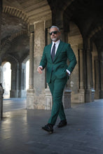 Load image into Gallery viewer, Tyler Slim Fit Special Designed Emerald Suit
