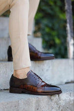 Load image into Gallery viewer, Luke Special Design Brown Patent Leather Classic Shoes
