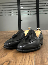 Load image into Gallery viewer, Tasseled Leather Black Loafers
