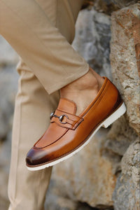 Luke Eva Sole Iron Detailed Camel Shoes
