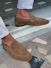 Load image into Gallery viewer, Lucas Sardinelli Neolite Sole Suede Beige Loafer

