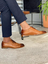 Load image into Gallery viewer, Mont Custom Made NeoLite Classic Camel Shoes
