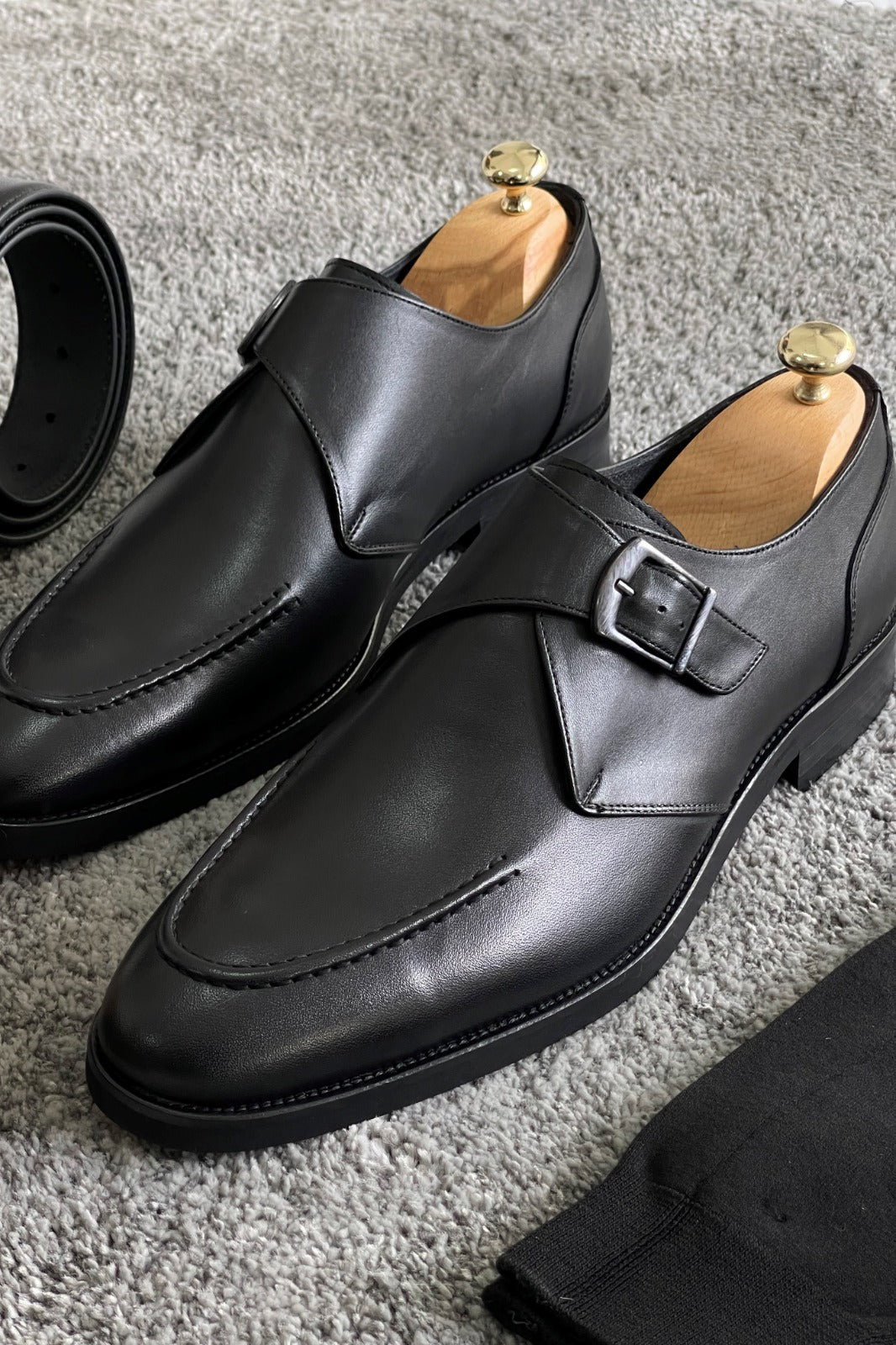 Louis Buckle Detailed Black Leather Classic Shoes – MCR TAILOR