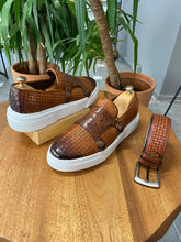 Load image into Gallery viewer, Grant Black Woven Camel Buckled Leather Shoes
