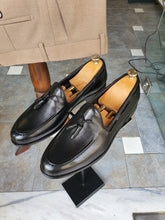 Load image into Gallery viewer, Riley Special Edition Sardinelli Black Loafer
