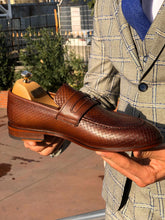 Load image into Gallery viewer, Lance Sardinelli Buckle Detailed Classic Tan Leather Shoes
