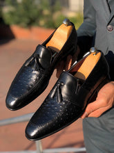 Load image into Gallery viewer, Heritage Black Tasseled Detailed Leather Shoes
