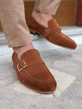 Load image into Gallery viewer, Vince Sardinelli Buckle Detailed Cinnamon Suede Leather Loafer
