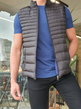 Load image into Gallery viewer, Vince Slim Fit Goose Down Printed Puffer Black Vest

