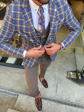 Load image into Gallery viewer, Harringate Slim Fit Camel Plaid Suit
