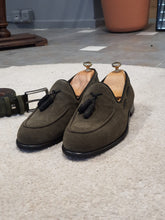 Load image into Gallery viewer, Vince Sardinelli Special Edition Khaki Suede Shoes
