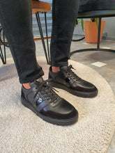 Load image into Gallery viewer, Mont Eva Sole Stripe Detailed Black Sneakers
